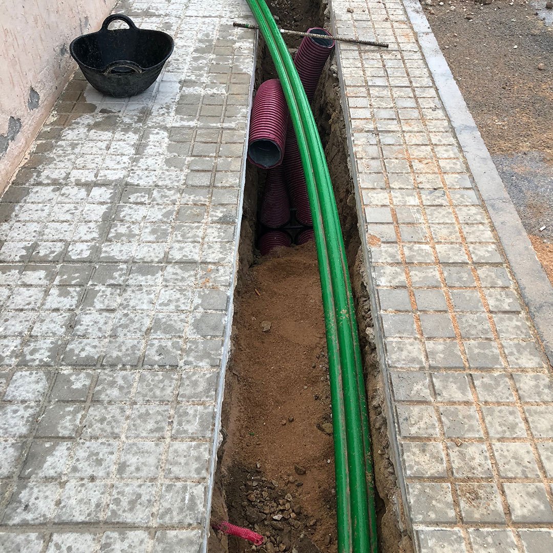 Proyecto de red de distribución línea subterránea media tensión 20kv para suministro a centro de transformación de urbanización residencial - Plantillea
