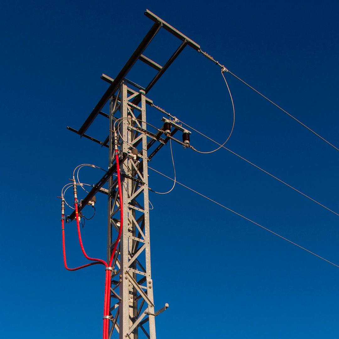 Proyecto de entronque aéreo/subterráneo en línea aérea media tensión y centro de transformación bajo poste - Plantillea