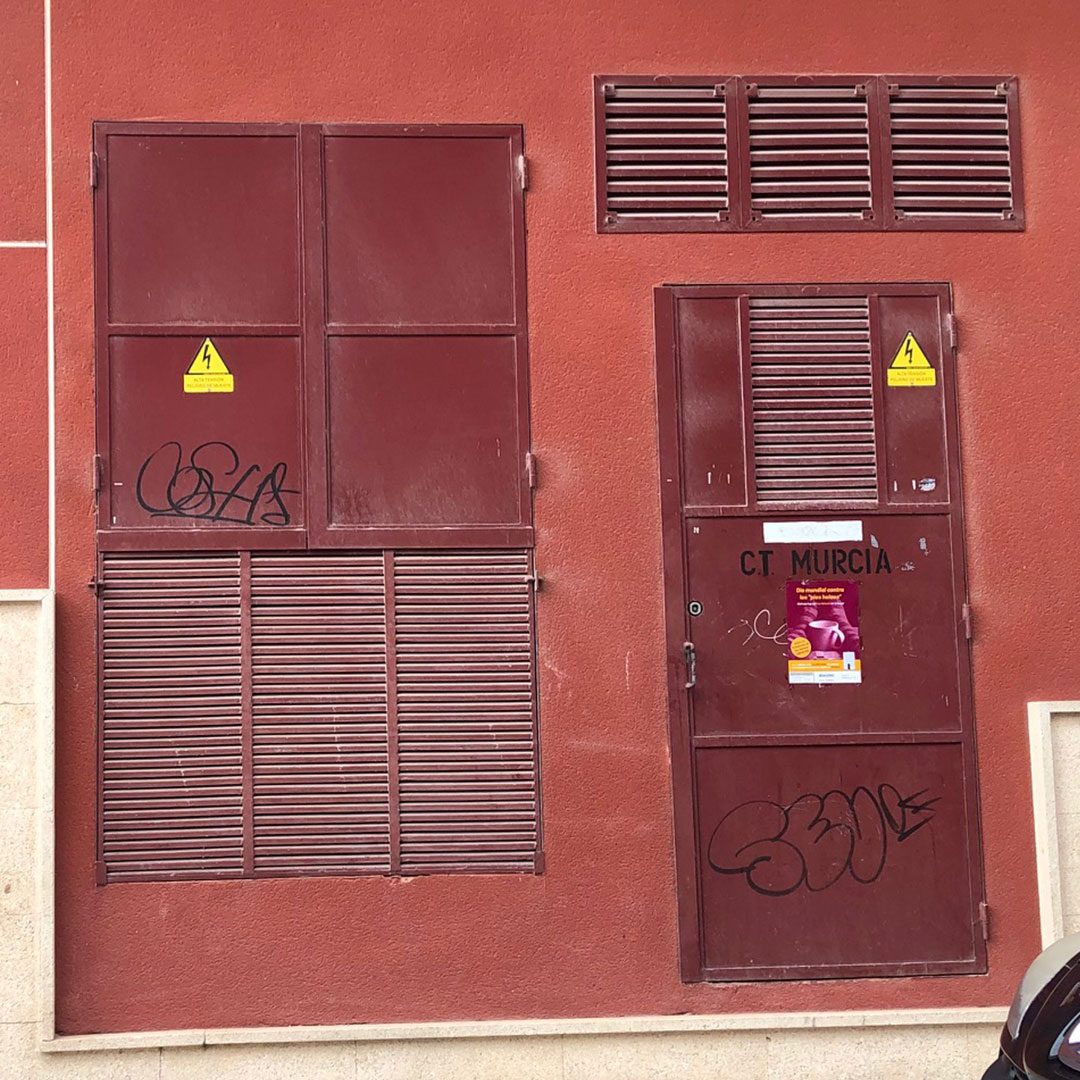 Proyecto de centro de transformación en edificio de viviendas - Plantillea