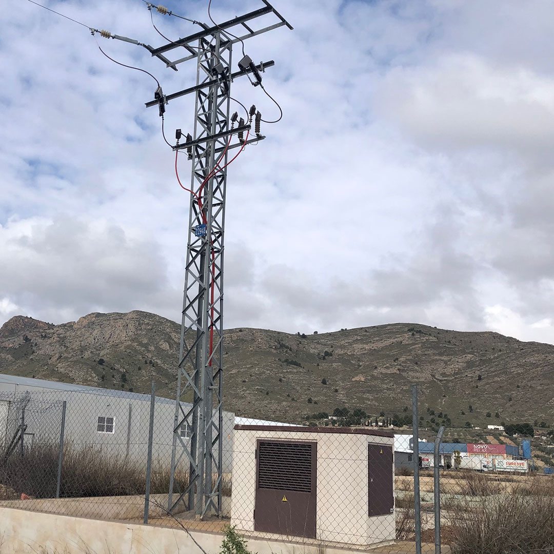 Proyecto de centro de transformación compacto bajo poste - Plantillea