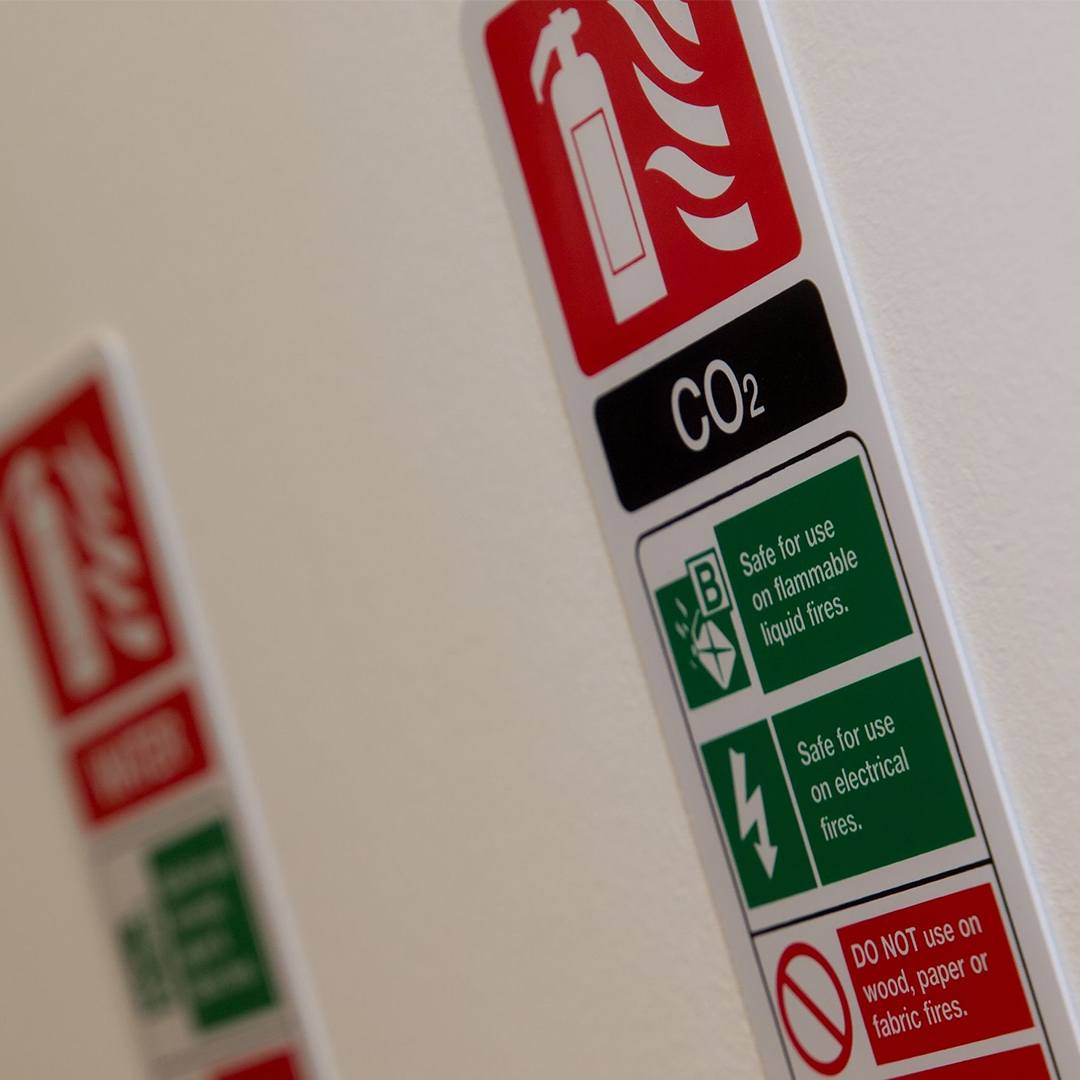 Proyecto de instalación de protección contra incendios en industria de fabricación de muebles - Plantillea